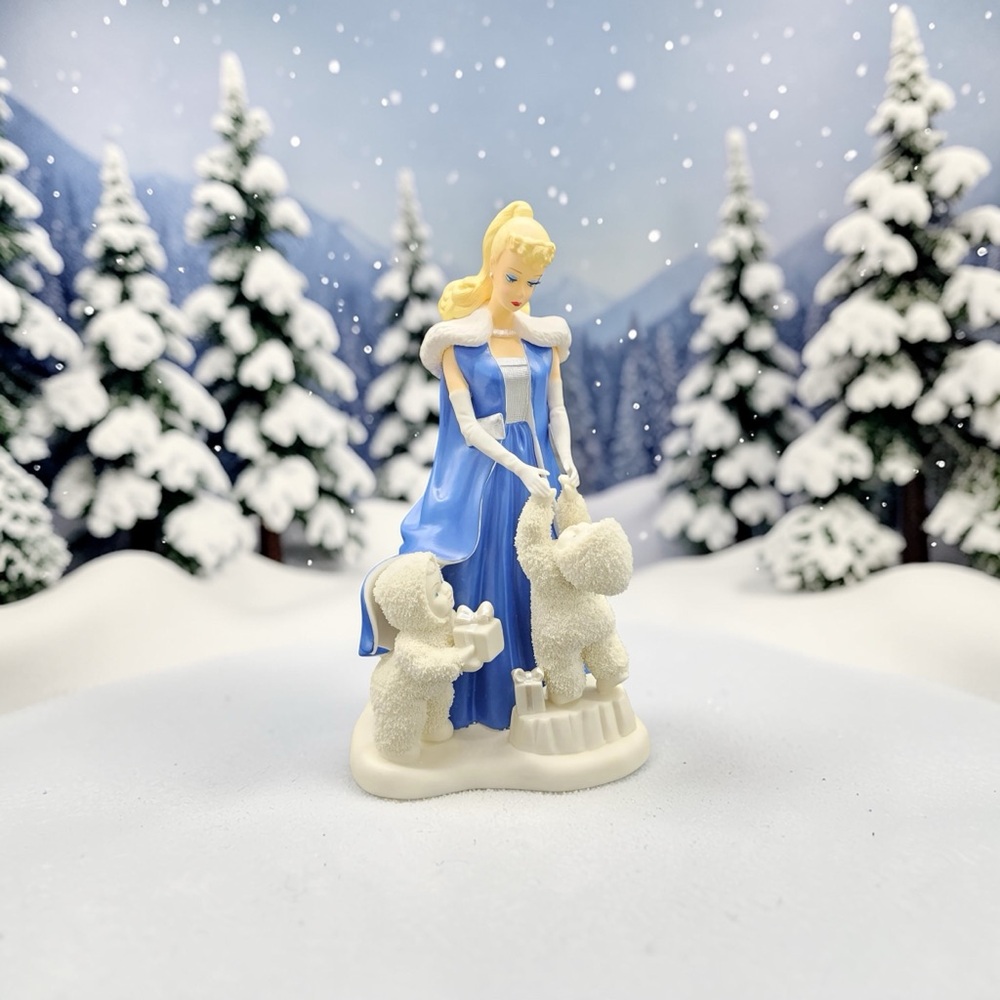 Barbie Snowbabies White Porcelain Collector’s Marked Figurine Base - Picture 2 of 12